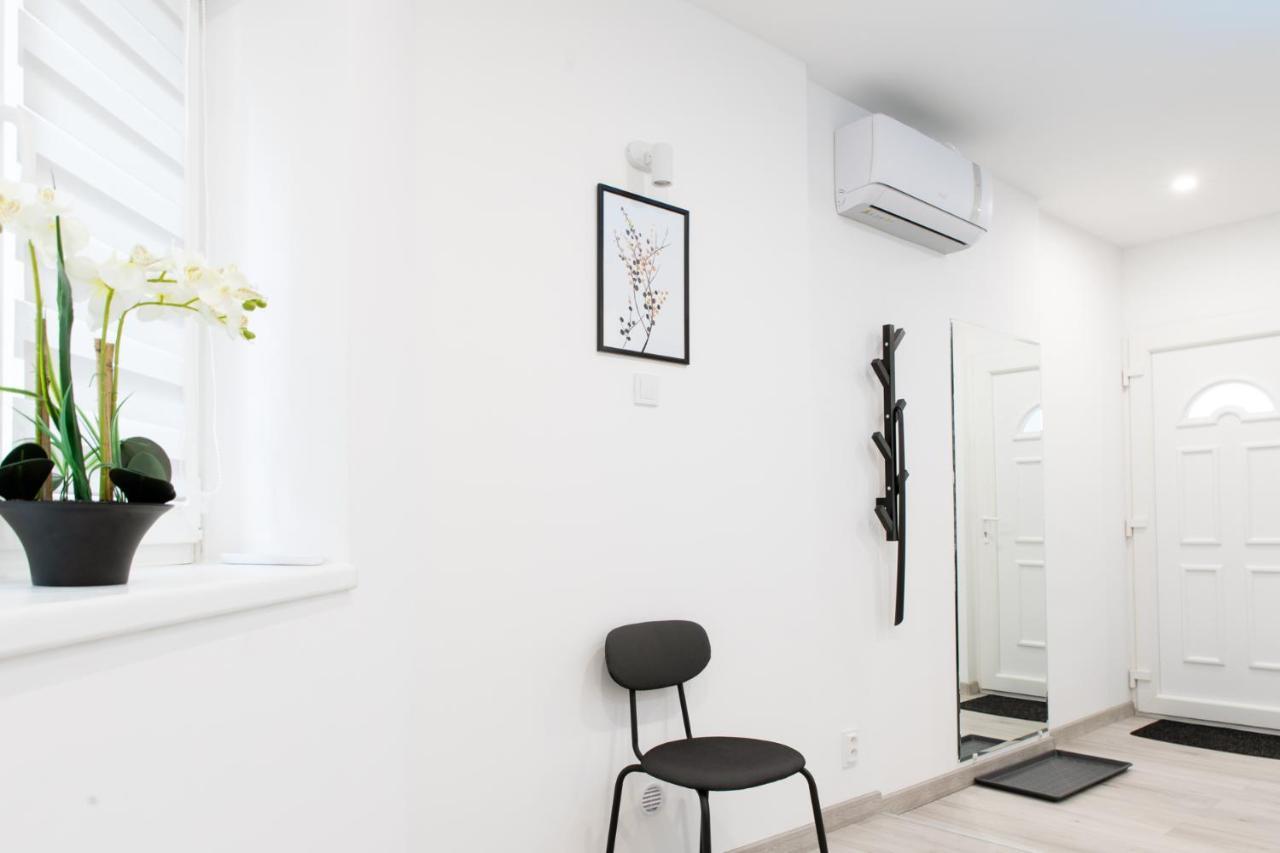 The Central Border Premium Apartment Sturovo Exterior photo